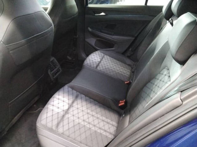 Volkswagen Golf 1.5 eTSI DSG Golf VIII R-Line