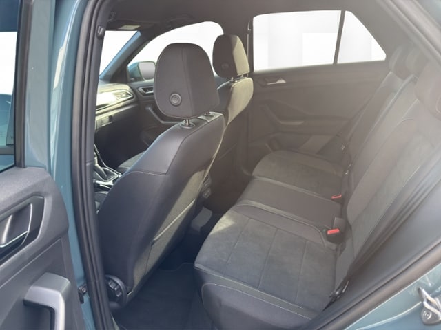 Volkswagen T-Roc 1.5l TSI NAV+LED+STH+AHK+REAR+ACC