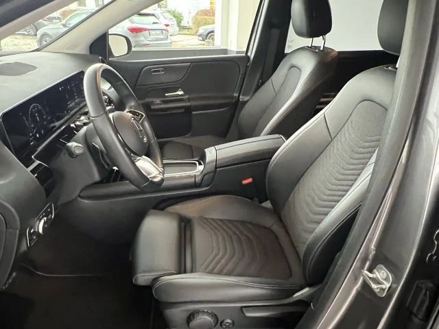 Mercedes-Benz B 180 B 180 d