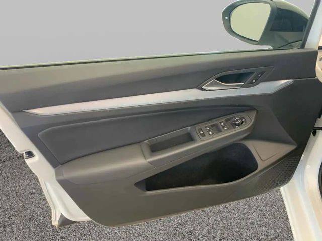 Volkswagen Golf 1.5 eTSI DSG