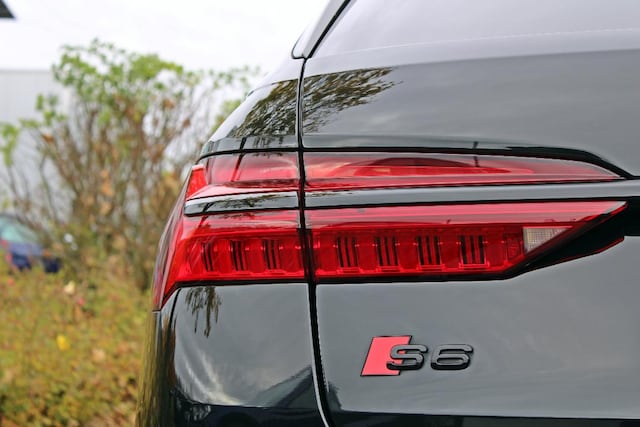 Audi S6 Avant Quattro