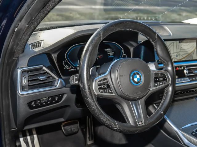 BMW 320 320e M-Sport Sedan