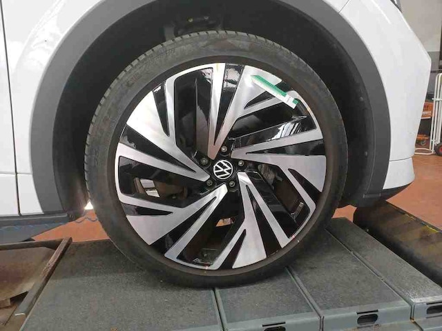 Volkswagen ID.5 Wärmepumpe AHK IQLight W-Pumpe ACC AUT LED PDC SitzH