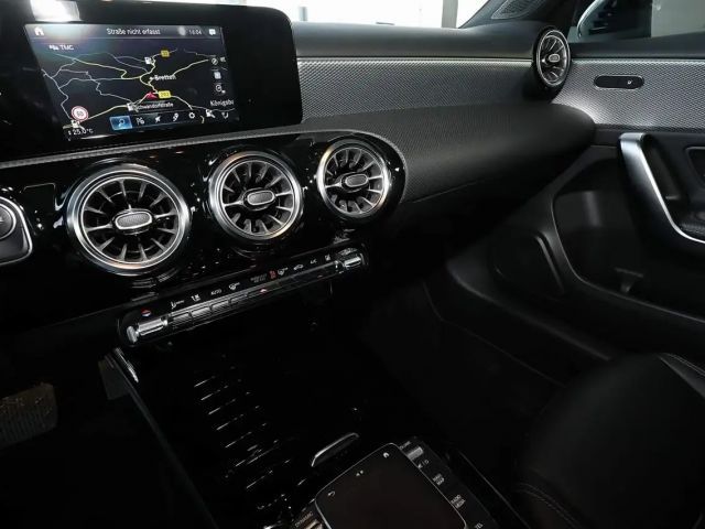 Mercedes-Benz A 250 A 250 e