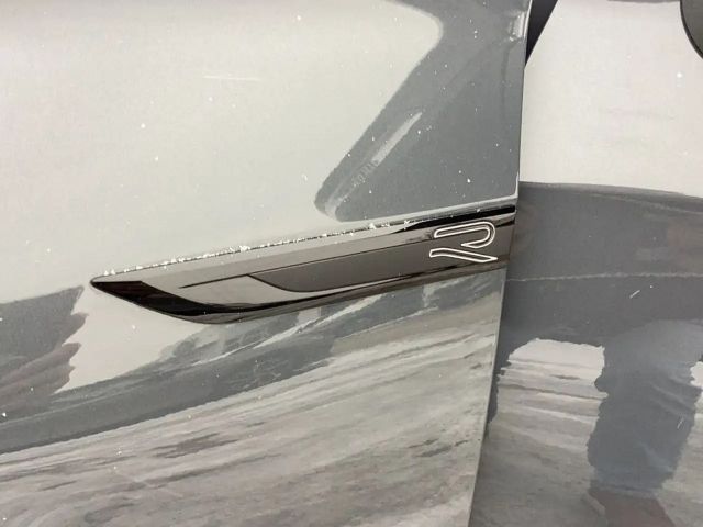 Volkswagen Golf 1.5 eTSI DSG Golf VIII R-Line