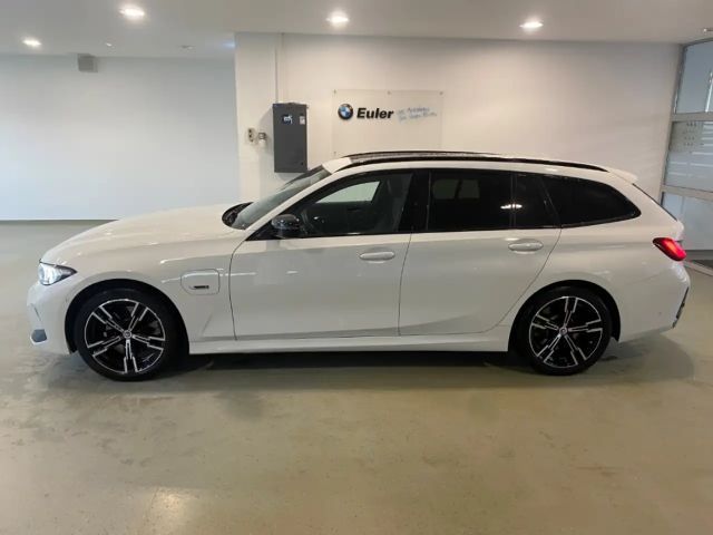 BMW 330 330e Touring