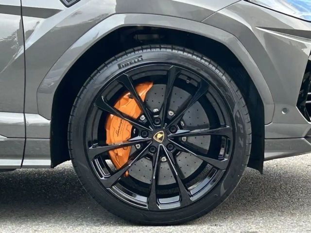 Lamborghini Urus AWD