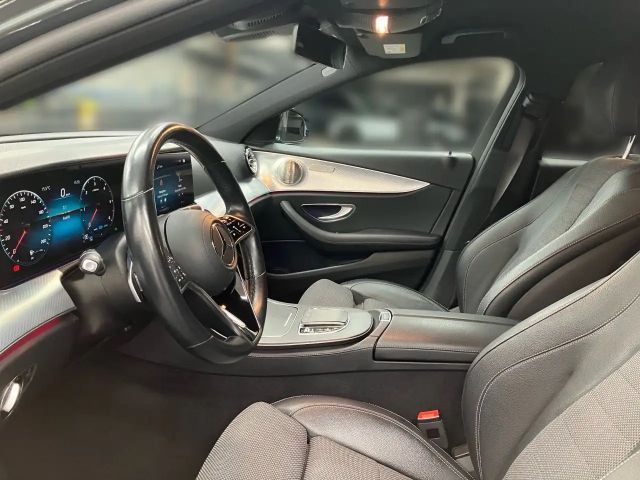 Mercedes-Benz E 220 AVANTGARDE E 220 d Estate