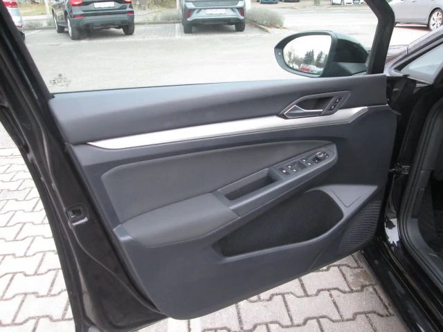 Volkswagen Golf 1.5 TSI Life Variant