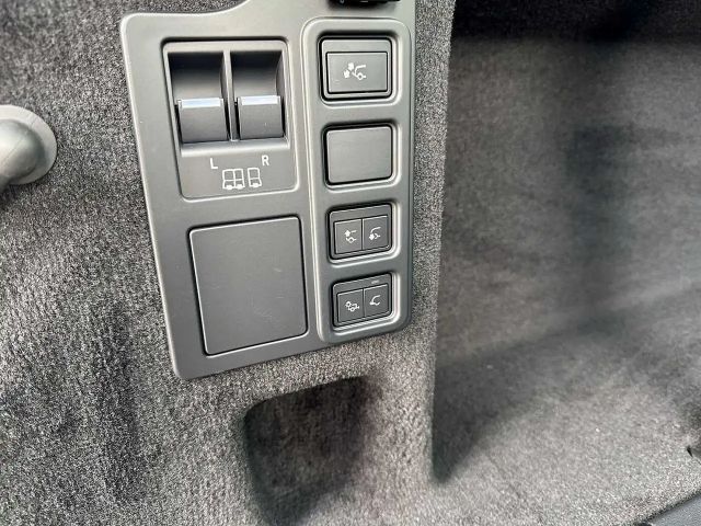 Land Rover Discovery D250 Dynamic HSE