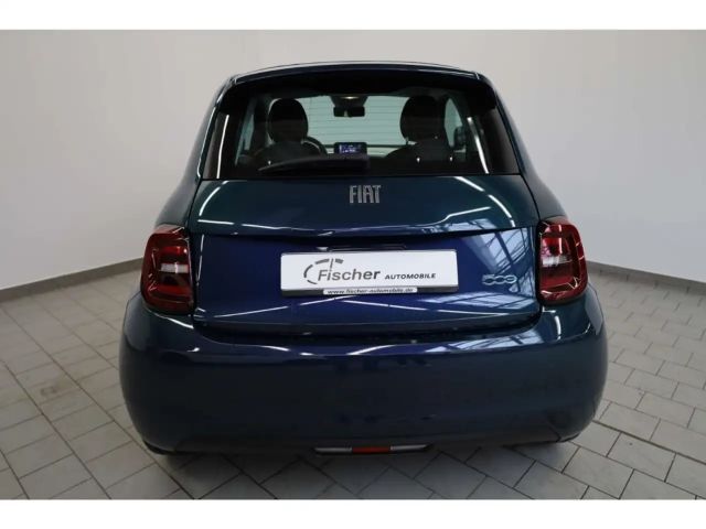 Fiat 500e Action