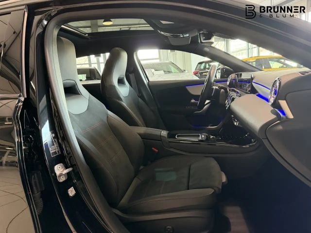 Mercedes-Benz A 220 4MATIC AMG Line