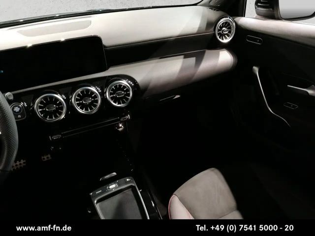 Mercedes-Benz A 200 AMG Line Premium