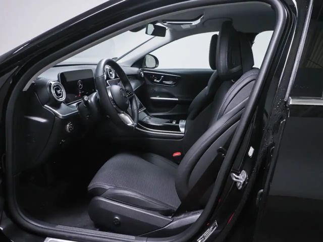 Mercedes-Benz C 180 AVANTGARDE Sedan