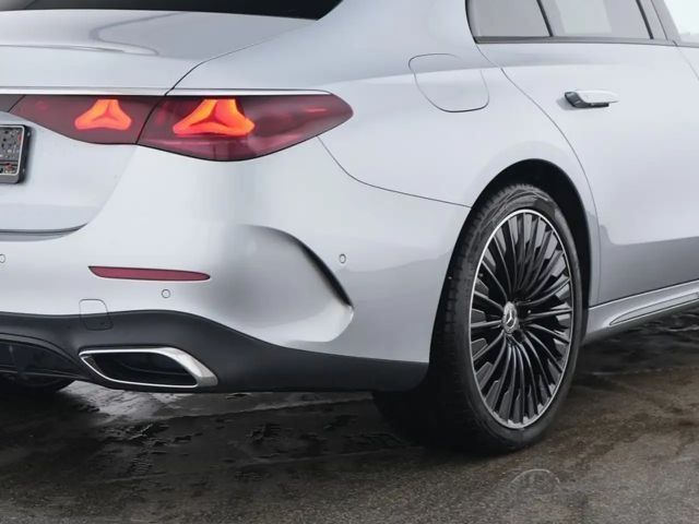 Mercedes-Benz E 220 AMG Line E 220 d Sedan