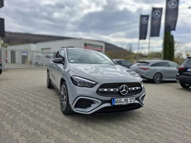 Mercedes-Benz GLA 220 4MATIC AMG Line