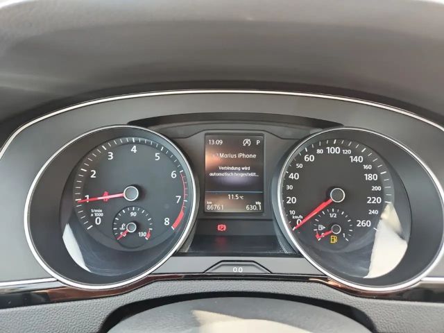 Volkswagen Passat 1.5 TSI BMT Business