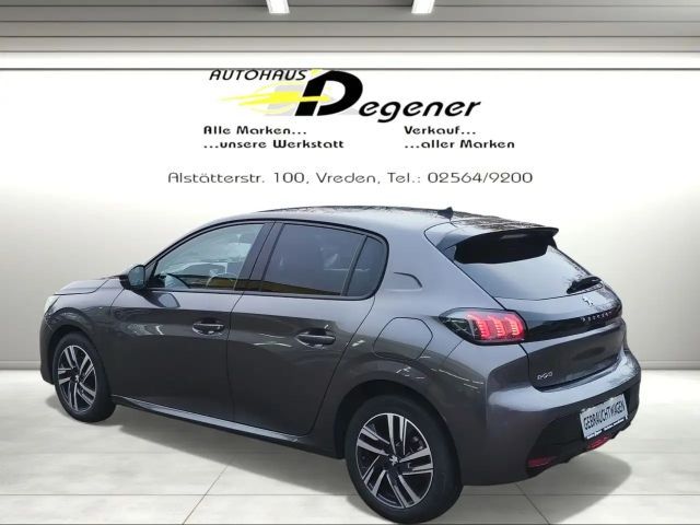 Peugeot 208 / LED / Allwetter / Kamera / Isofix / Navi