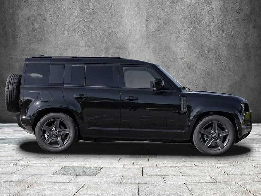 Land Rover Defender 110 Dynamic SE