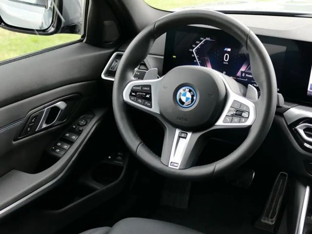 BMW 330 330e M-Sport Touring