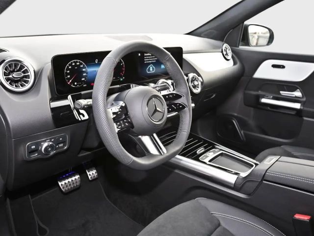 Mercedes-Benz GLA 200 AMG Line