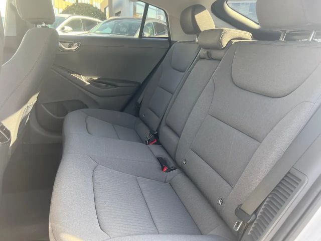 Hyundai Ioniq 1.6 Hybrid Plug-in Style
