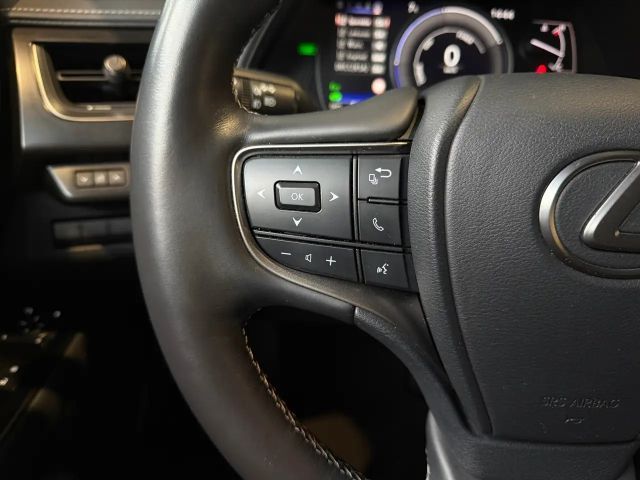 Lexus UX 250h Style Edition