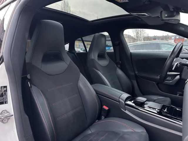 Mercedes-Benz CLA 200 AMG Line Shooting Brake