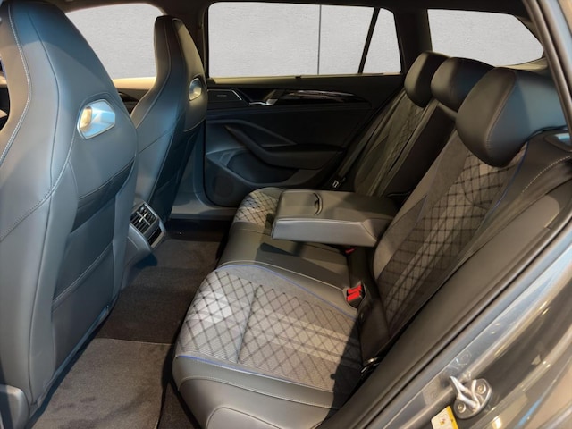 Volkswagen Passat 4Motion DSG R-Line