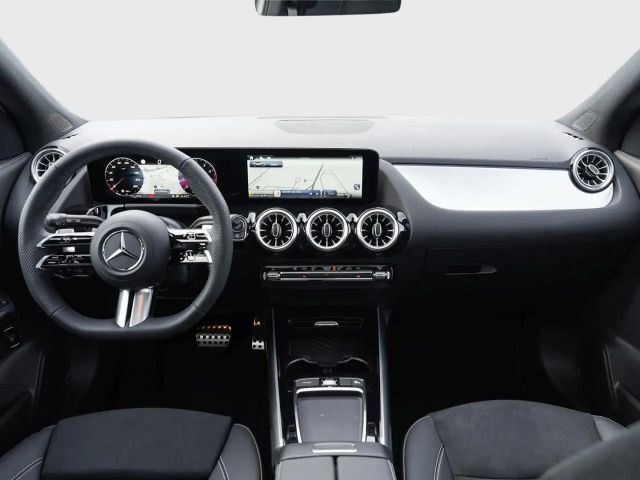 Mercedes-Benz GLA 200 AMG Line