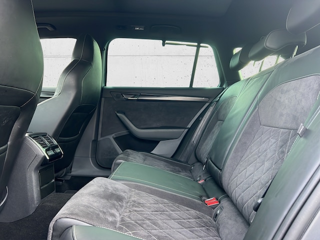 Skoda Superb 2.0 TSI 4x4 Combi Sportline