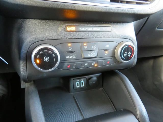 Ford Focus 1.5 Automatik *LED*Navi*Kamera*AHK*Standheizung*