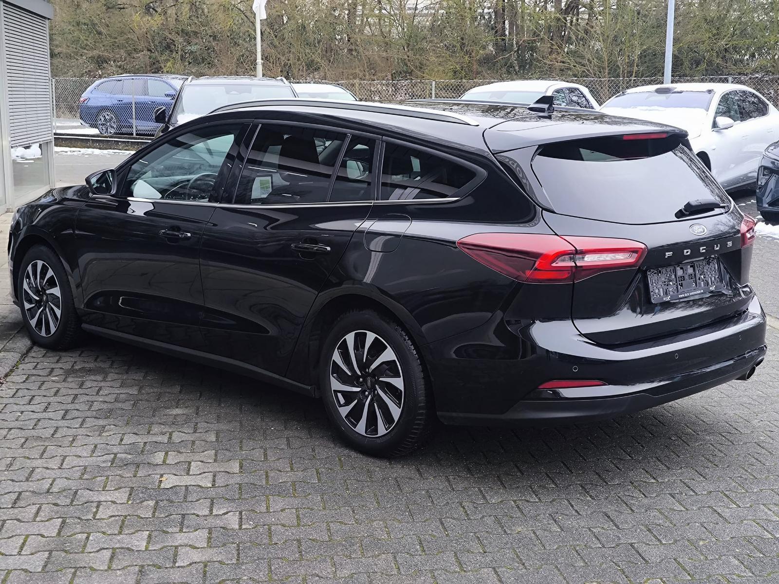 Ford Focus Tur 1.0 Titan >NAVI+LED+SHZ+TEMP+DAB+PDC+