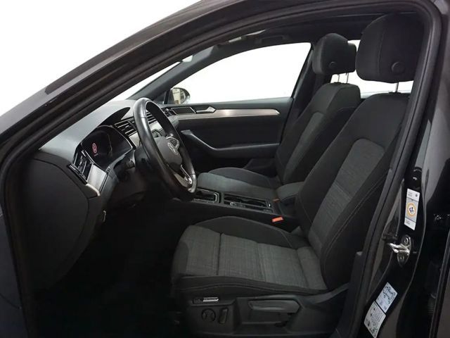 Volkswagen Passat 2.0 TSI DSG R-Line