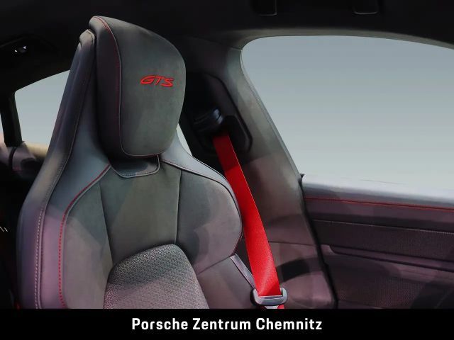 Porsche Taycan 4 GTS