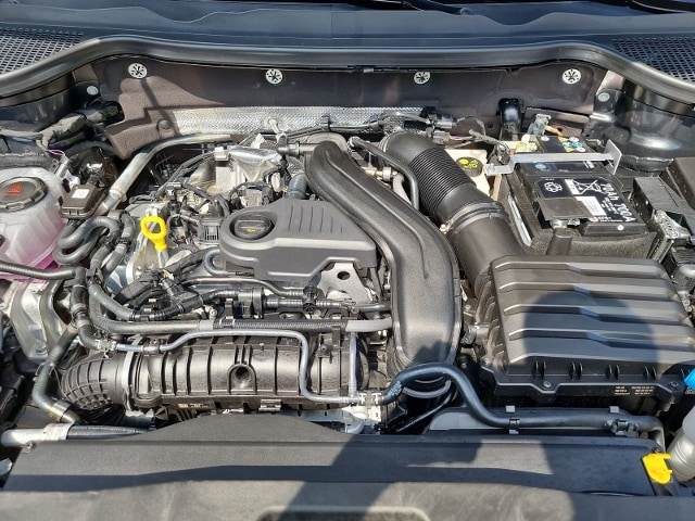 Skoda Karoq 1,5 TSI DSG AHK+RFK+LED