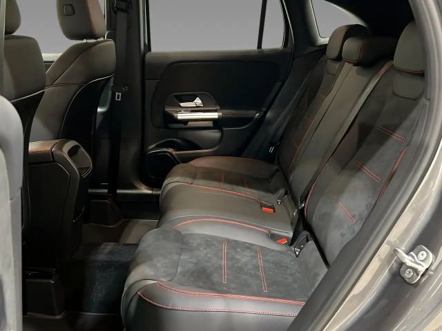 Mercedes-Benz GLA 200 AMG Line GLA 200 d