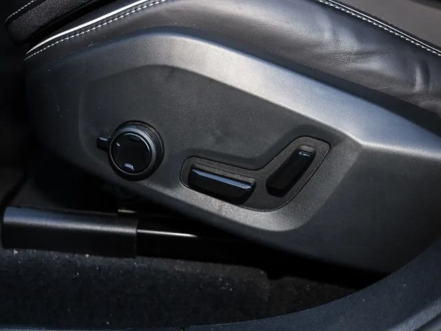 Volvo XC60 AWD Dark Plus