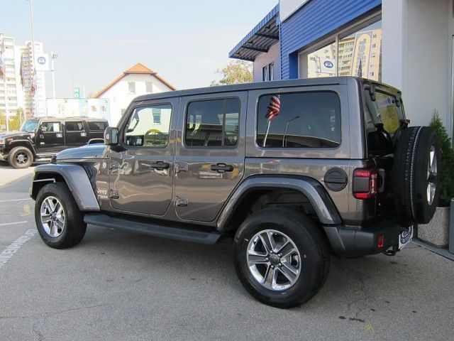 Jeep Wrangler Sahara