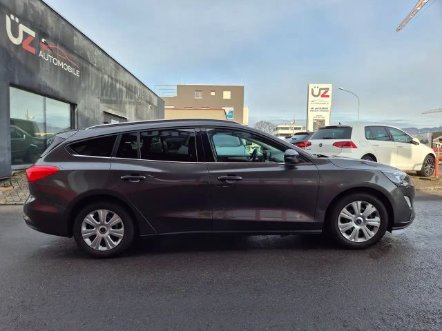 Ford Focus Cool & Connect