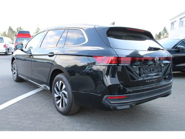 Volkswagen Passat 1.5 eTSI Business Variant