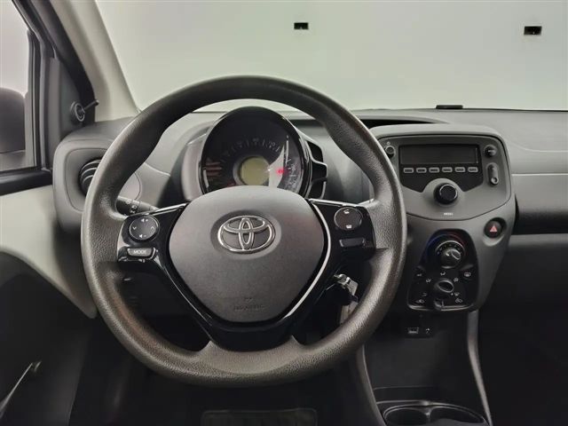 Toyota Aygo 1.0 VVT-i Business Hatchback VVT-i