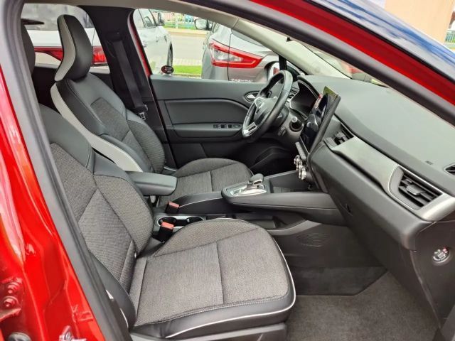 Renault Captur E-Tech Intens