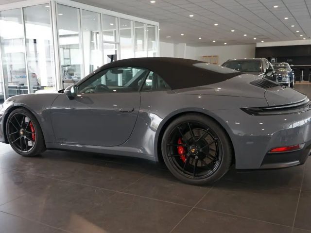 Porsche 992 Cabrio Carrera GTS