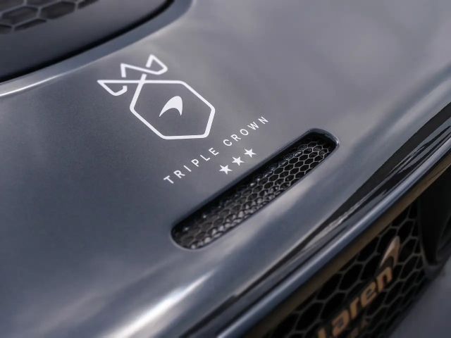 McLaren Artura Spider