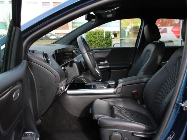 Mercedes-Benz B 180 Business Line Sedan