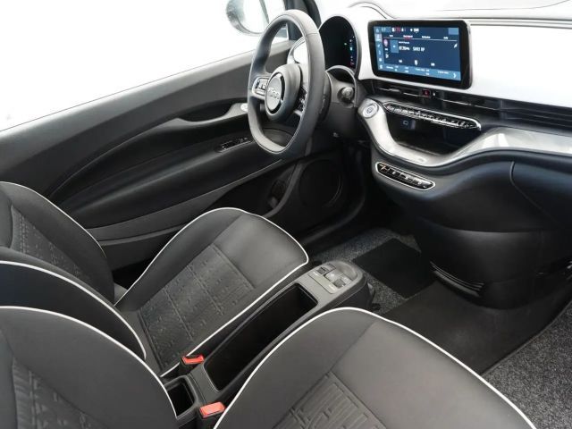 Fiat 500e 87KW/42kWh/DC-LADEN/CARPLAY/DAB/SOH