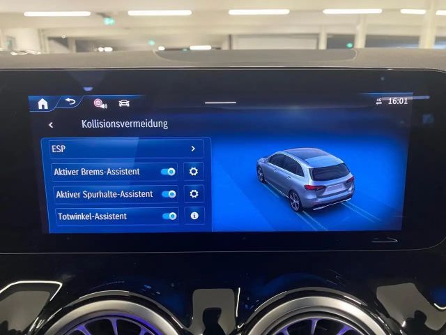 Mercedes-Benz B 200 AMG Line Sedan