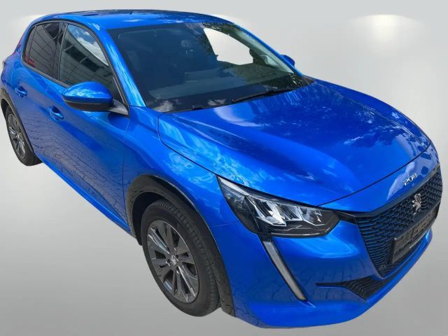 Peugeot E-208 e- Elektromotor 136 Rückfahrkamera mit 180°