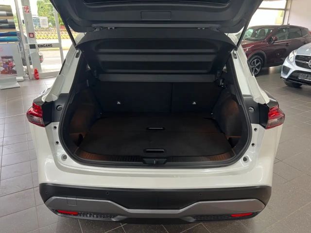 Nissan Qashqai 1.3 Connecta LED+KEYLESS+360°+ACC+VC uvm